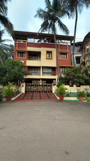 1st Floor apartment no 2 - Image 1