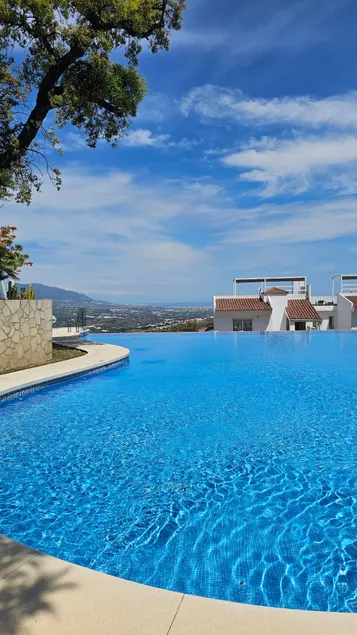 La Mairena Oasis Penthouse - Image 1