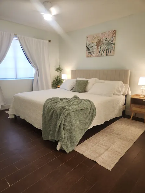 Modern 2BR Condo with pool - kid and pet friendly - Image 1