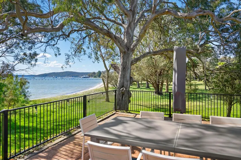 Bayview Cottage Waterfront Soldiers Point - Image 1