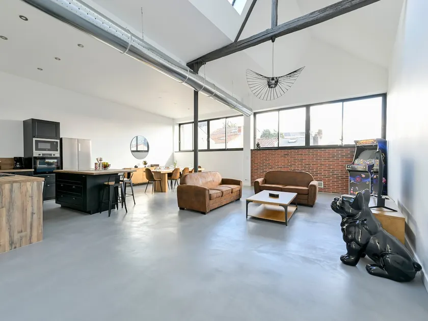 Air-conditioned and offbeat. Welcome to LOFT-23! - Image 1