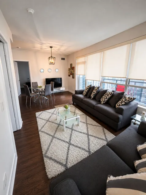 Luxury 2BR + Den | Hallmark Centre | Parking - Image 1