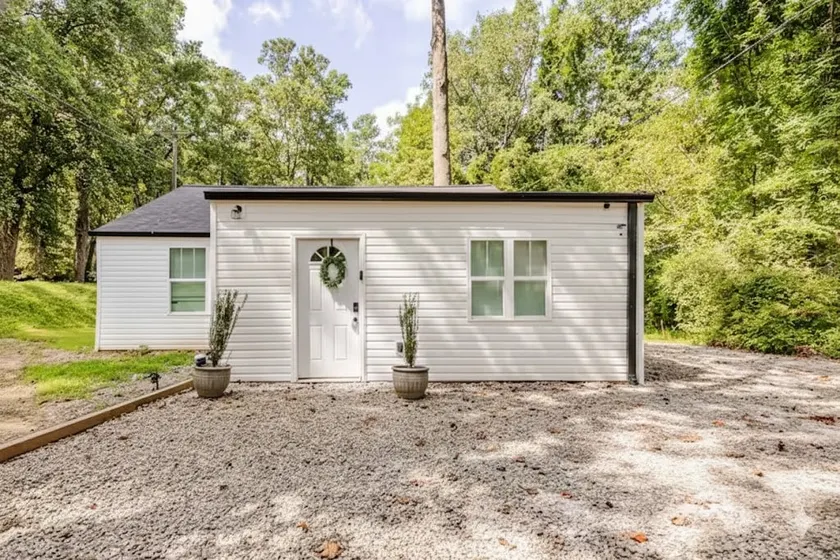 Milton’s Charming Bungalow - Image 1