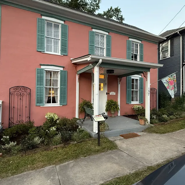 Walk everywhere from this elegant comfortable home - Image 1