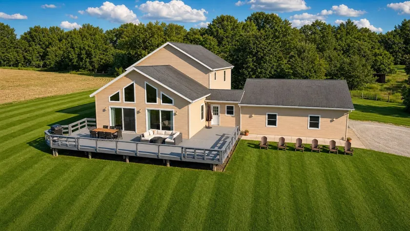House w/Scenic View, Deck, Hot Tub & Barn - Image 1