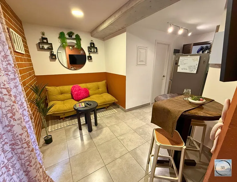Central Location, Secure & Vibrant Night Life! - Image 1