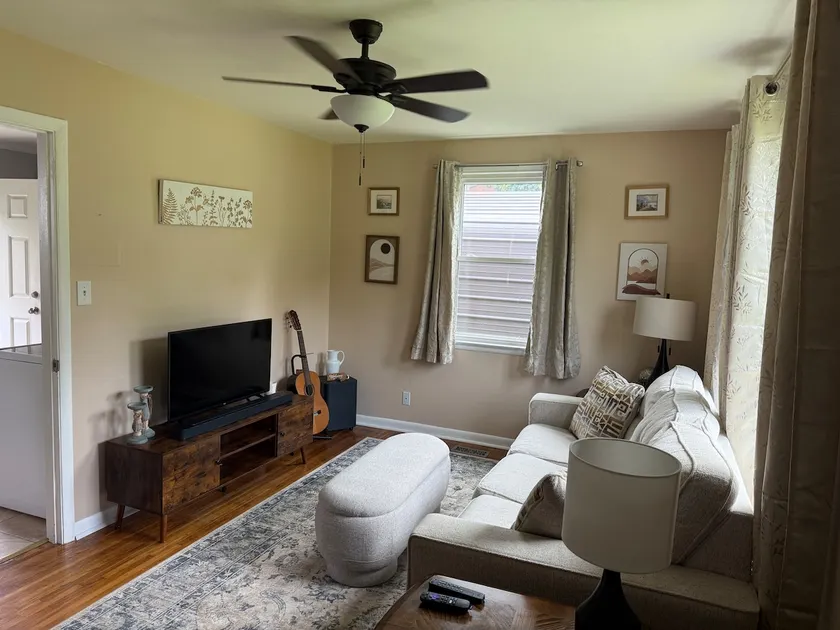 Cute lil’ 3 bedroom - Image 1