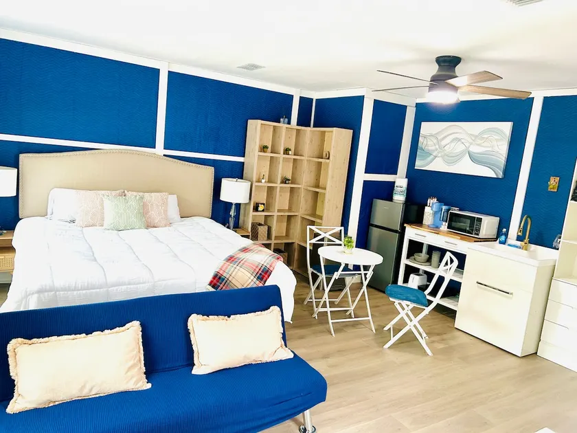 Bright, Calming Studio - Image 1