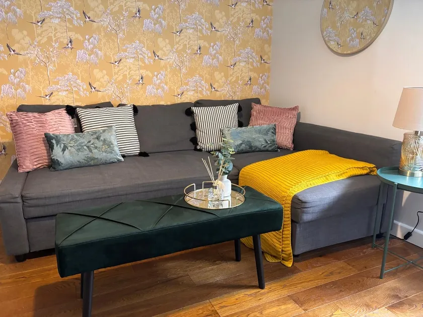 Fresh comfy space, feel at home. - Image 1