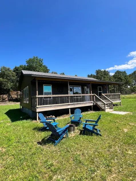 NEW Secluded cabin on 10 acres - Buffalo Pastures - Image 1