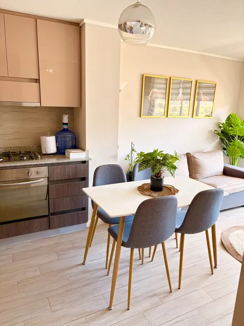 Modern apartment, 2 bedrooms, 1 bathroom, parking included, 1-5 people - Image 1