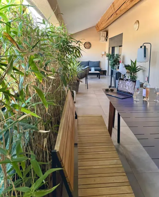 Spacious 110 m², terrace, near the center, 2 parking spaces - Image 1