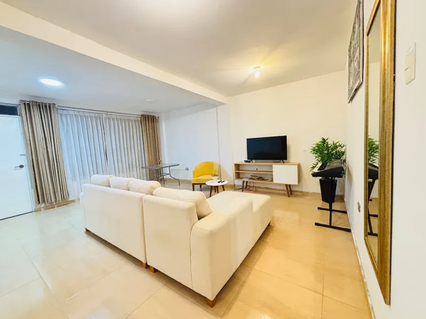 3 bedroom apartment, safe and family friendly, second floor - Image 1