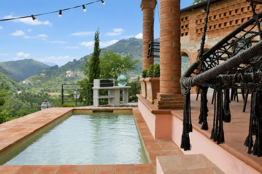Private 3BR Hillside Villa with Pool & Gym - Image 1