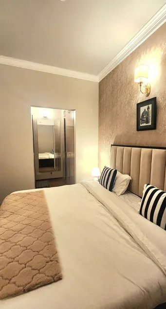 Cozy-Nest 2 Bedroom Apartment wd living & Balcony - Image 1