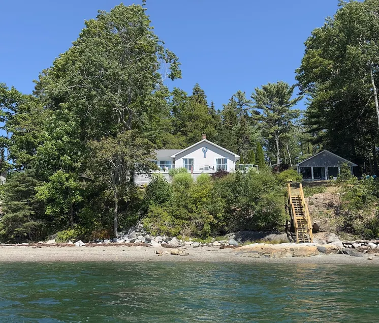 Lucky Stone Retreat - private beach & Acadia view - Image 1