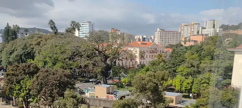 Kitnet overlooking downtown Poços - Image 1