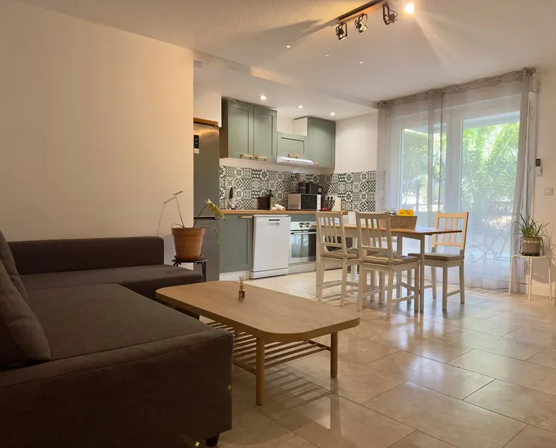 2-bedroom apartment for 4 people • A/C • Terrace • Pool • Near MTP - Image 1