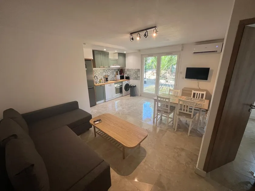 Large air-conditioned 2-bedroom apartment, terrace & pool! - Image 1