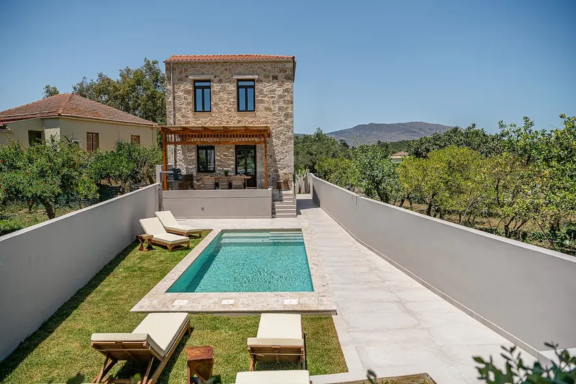 Armenaki Residence - Image 1