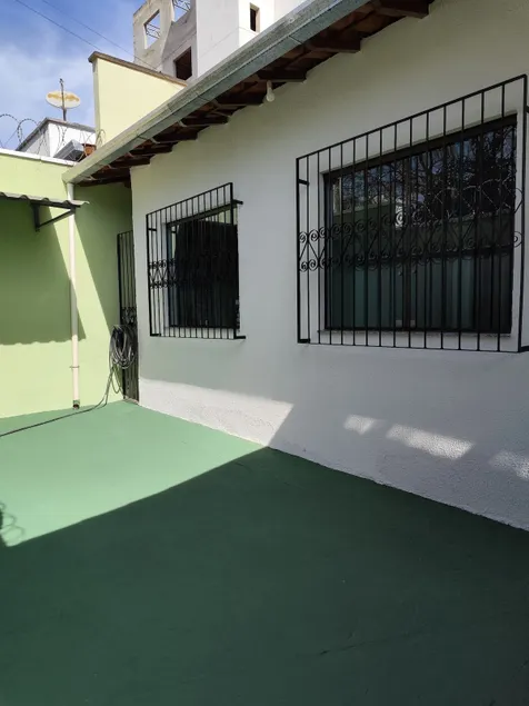 House in Mateus Leme - Image 1