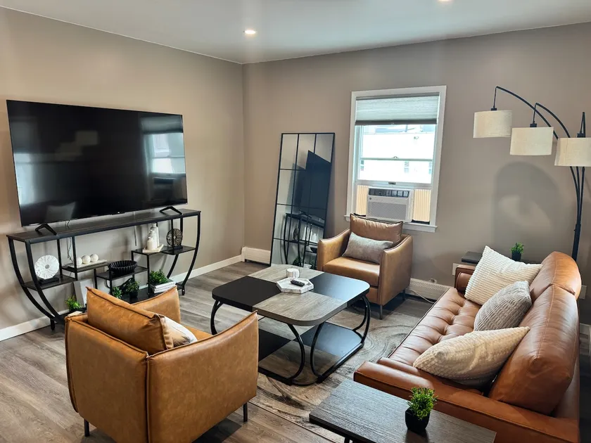 4 min walk to train, 37 min to NYC, Luxury Unit! - Image 1