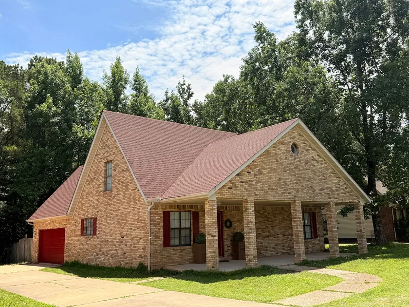 6 Beds and 3 Full Baths Work/Relax/Long Term. - Image 1