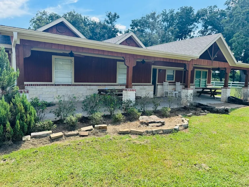 4-bedroom house in the woods - Image 1