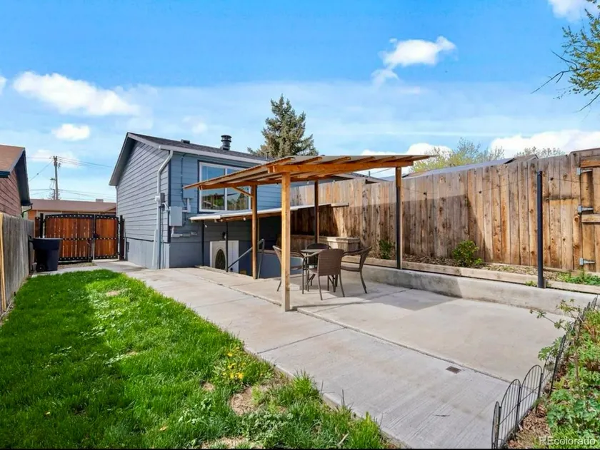 Pets Welcome! Full Kitchen/Private Yard - Image 1