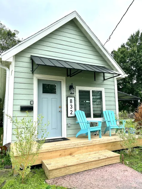 The State Fair Green House with fenced yard! - Image 1