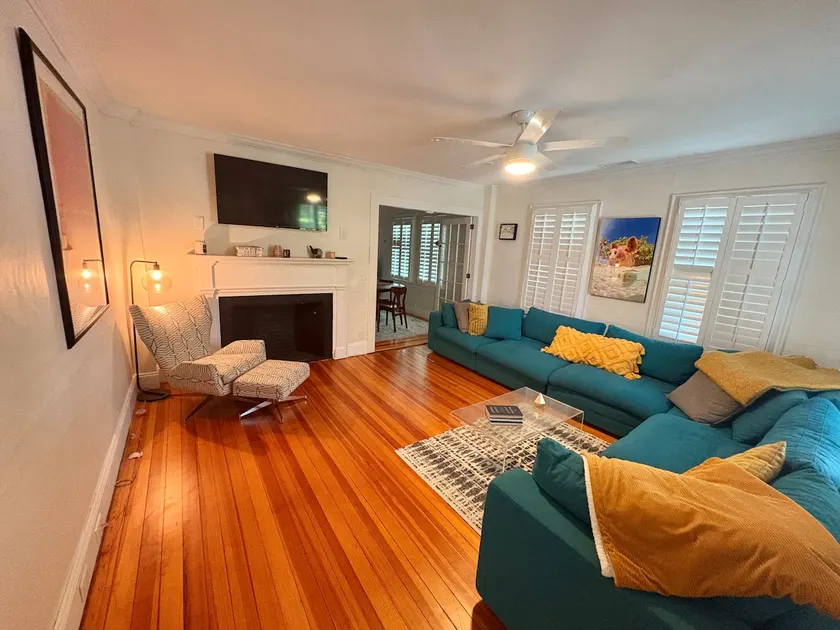 Huge apartment in Bristol Beautiful Historical home  with pool and playground - Image 1