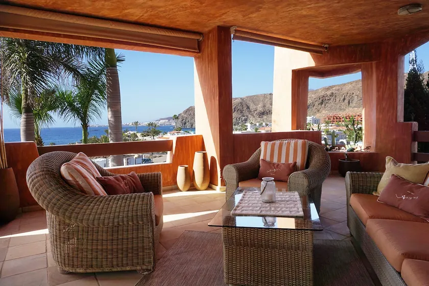 Adjona with ocean views - Image 1