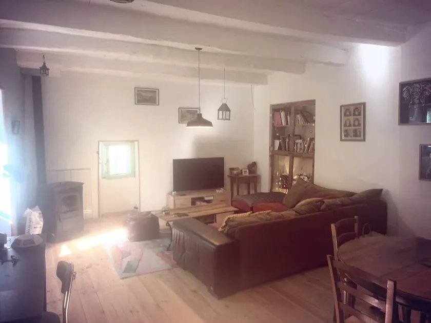 a detached house - Image 1