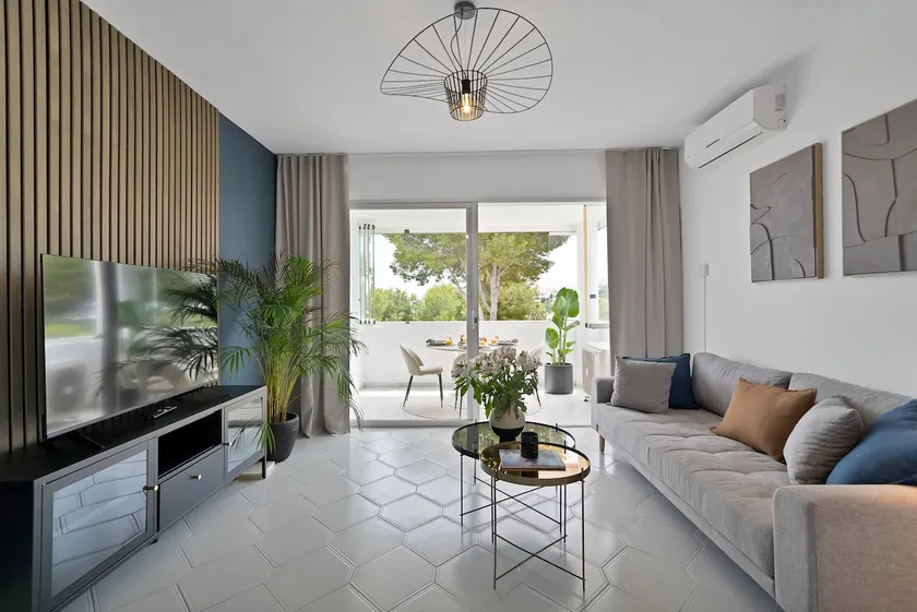 Miraflores Modern Sea View Gem| Pools • Bar • Gym - Image 1