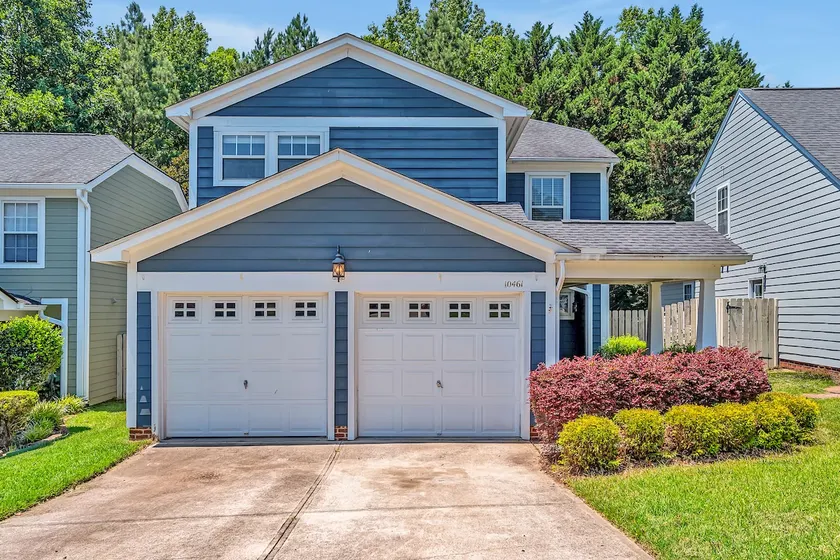 Pet friendly home w EV charger - Image 1