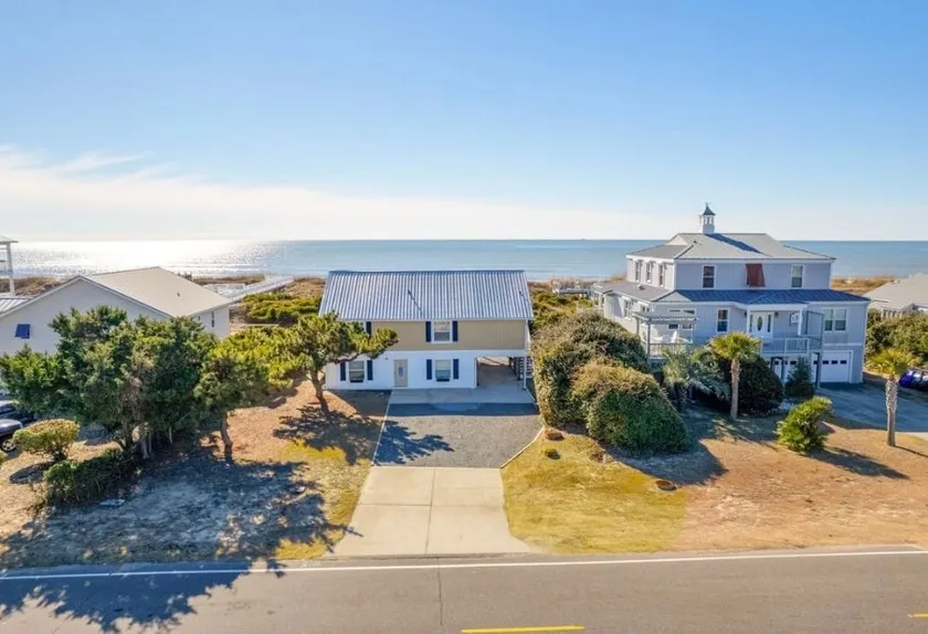 Oceanfront House: Private Boardwalk & Game Room - Image 1