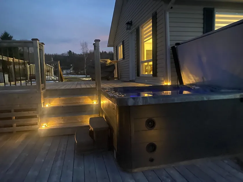 Quiet Waterfront Cottage w/ Hot Tub - Image 1