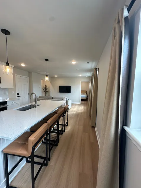 Modern Comfort Near the Capitol #C - Image 1