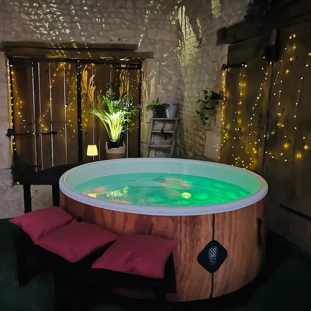 Countryside & Private HOT TUB & Air Conditioning - Image 1