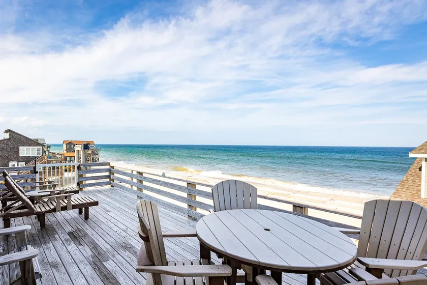 Pet-Friendly Oceanfront 5BR with Hot Tub - Image 1