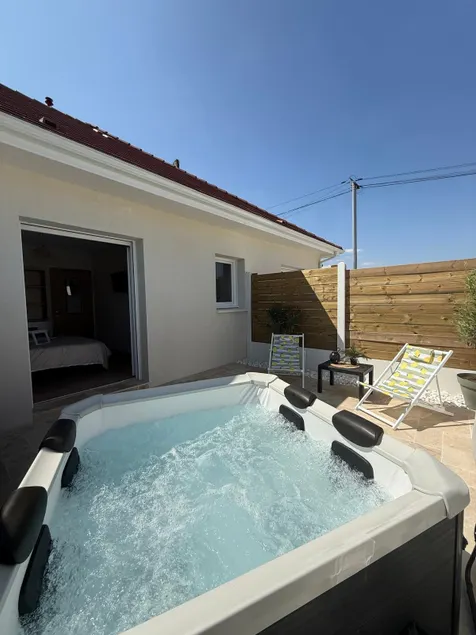Country house with SPA. - Image 1