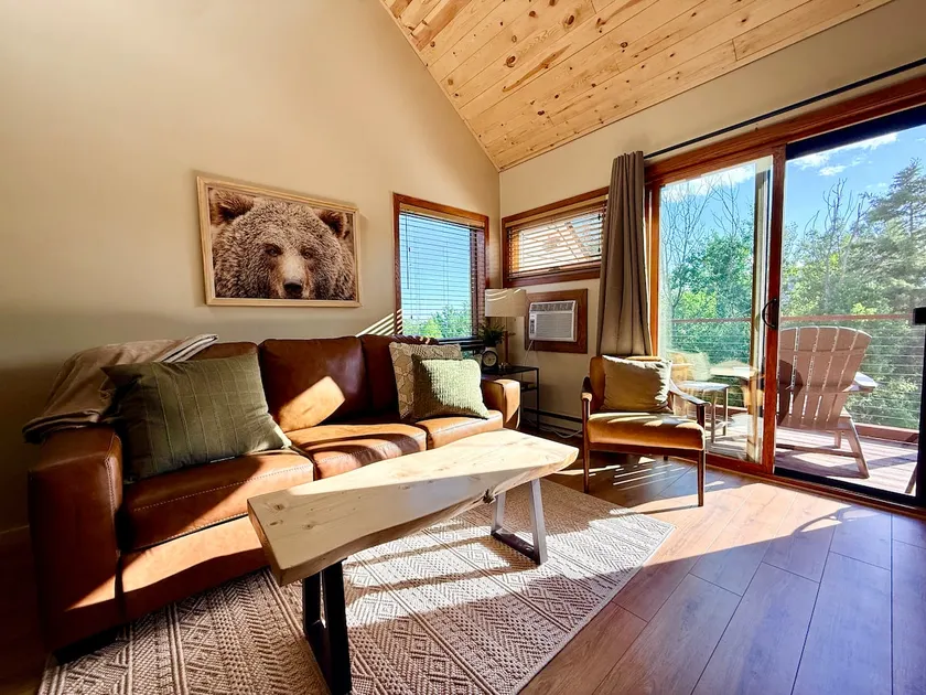 Newly Remodeled End Condo-View/Pool/Ski-In/Out - Image 1