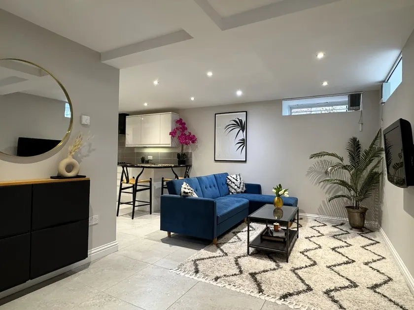 Central Bury Apartment with Private Entrance - Image 1