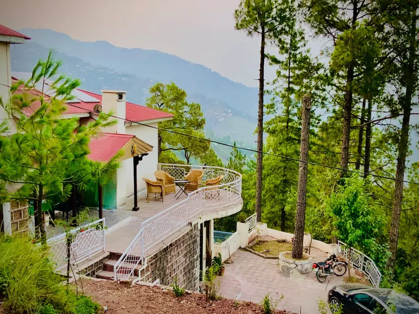 Private 4-Bed Cottage | Chair Lift | McDonald’s - Image 1