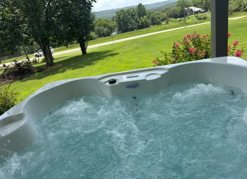 Tyler’s Lakeview Getaway-Hot tub+Fire Pit - Image 1