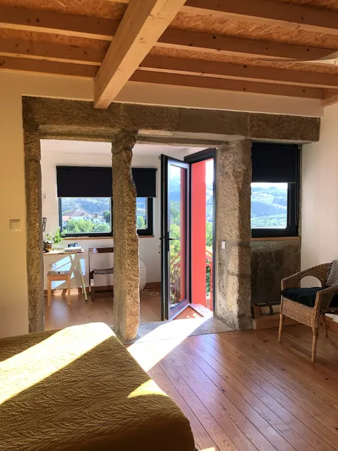 TREVO dOURO refuge for 2 and artisanal breakfast in the Douro Valley - Image 1