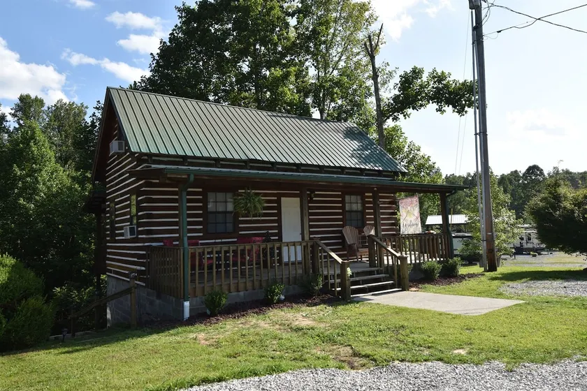 Dragonfly Retreat | 2BR Cabin Near Laurel River La - Image 1