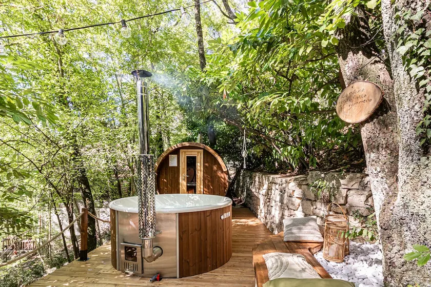 The House in the Woods with Sauna and Jacuzzi - Image 1