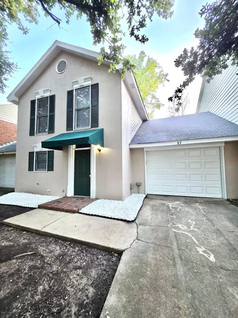 3 beds | Car Garage | 20 miles to Amazon Site - Image 1