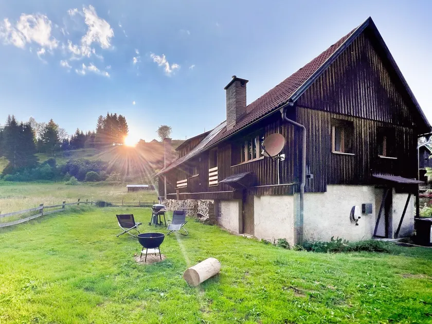 Private Sauna & Fireplace at the edge of the forest, 140 sqm Chalet - Image 1